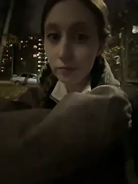 FroggyAnna online show from October 31, 2025, 3:08 pm