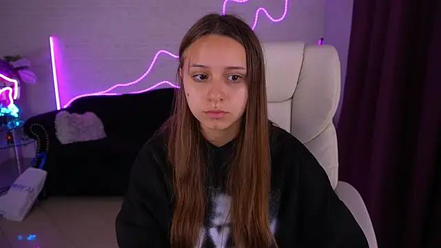 Snapshot of AnnaPearl chatting on October 5, 2025, 8:10 pm AnnaPearl online show from October 5, 2025, 8:10 pm