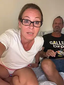 Snapshot of HeavenNHell chatting on October 22, 2025, 5:34 pm HeavenNHell online show from October 22, 2025, 5:34 pm