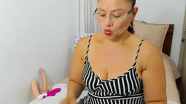 Snapshot of Isbettyche chatting on September 26, 2025, 3:46 am Isbettyche online show from September 26, 2025, 3:46 am