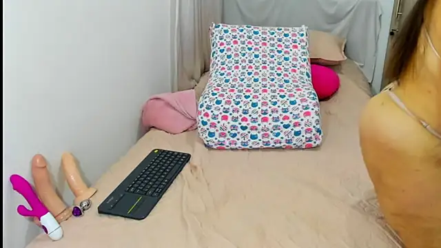 Snapshot of Isbettyche chatting on October 3, 2025, 3:52 am Isbettyche online show from October 3, 2025, 3:52 am