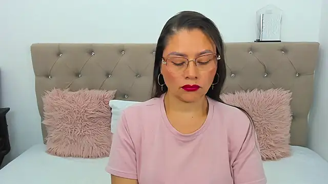 Isbettyche online show from March 30, 2026, 9:38 pm