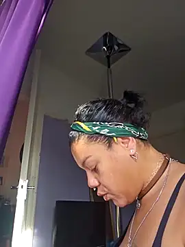 Snapshot of GoddessChantelle chatting on September 25, 2025, 8:20 am GoddessChantelle online show from September 25, 2025, 8:20 am