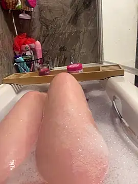 Imogenbabyyy online show from January 6, 2026, 6:23 pm