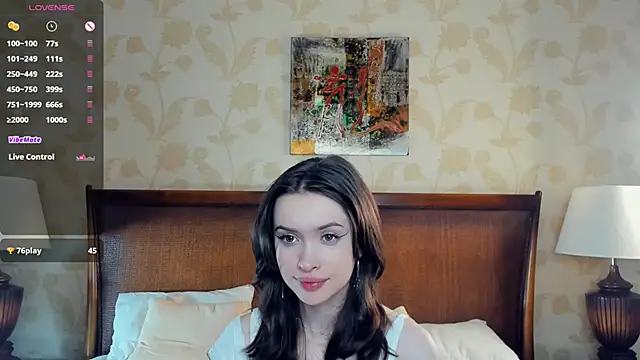 HerminePenna online show from October 13, 2025, 7:48 pm