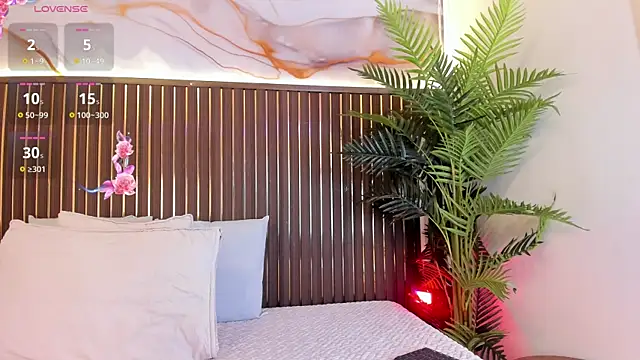 Roxie-NS online show from May 22, 2026, 12:25 pm