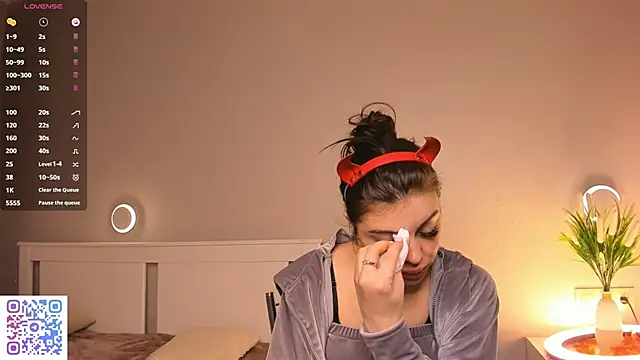 AuroraVice online show from December 14, 2025, 7:36 am