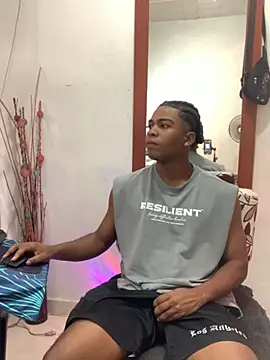 Snapshot of DEMOND_333 chatting on October 4, 2025, 1:01 pm DEMOND 333 online show from October 4, 2025, 1:01 pm