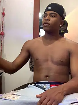 Snapshot of DEMOND_333 chatting on September 17, 2025, 2:19 pm DEMOND 333 online show from September 17, 2025, 2:19 pm