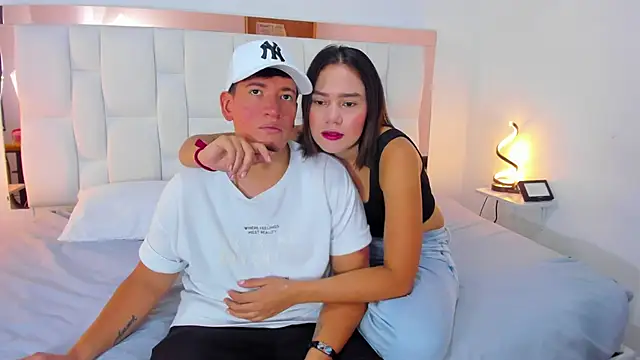 Snapshot of ZoeandEthan chatting on September 17, 2025, 6:43 pm ZoeandEthan online show from September 17, 2025, 6:43 pm