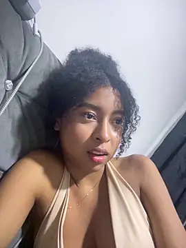 Alison-Jackson online show from December 19, 2025, 11:40 pm