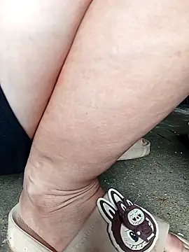 Snapshot of Mona8386 chatting on September 26, 2025, 3:24 am Mona8386 online show from September 26, 2025, 3:24 am