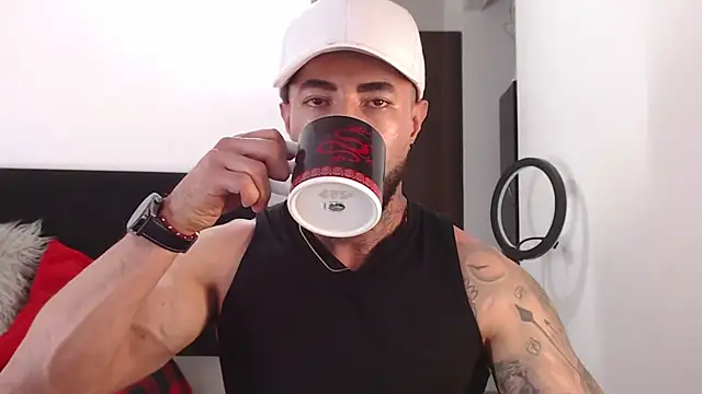 Snapshot of andrea_de_lucaa chatting on June 26, 2026, 4:18 am andrea de lucaa online show from June 26, 2026, 4:18 am
