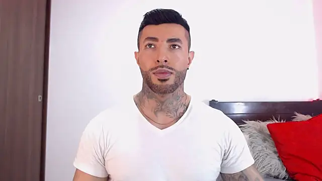 andrea de lucaa online show from March 4, 2026, 2:52 am