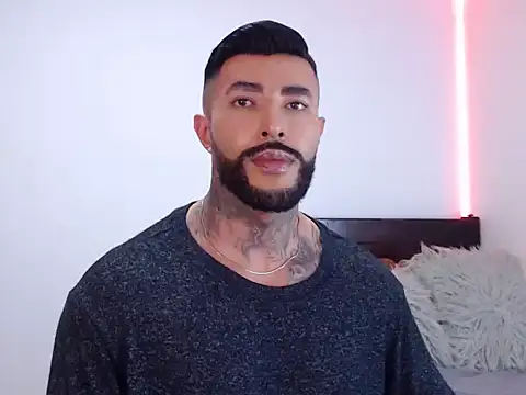 andrea de lucaa online show from October 16, 2025, 2:20 am