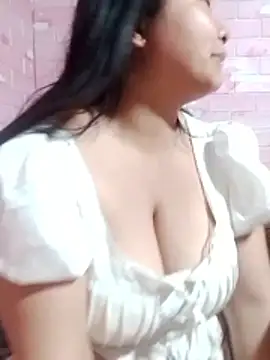 girl-babi online show from May 10, 2026, 3:21 am