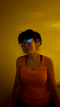 LeemaBean online show from October 28, 2025, 6:29 pm