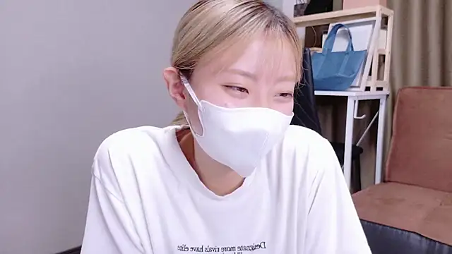 Snapshot of Nana__ch chatting on October 7, 2025, 5:08 am Nana ch online show from October 7, 2025, 5:08 am