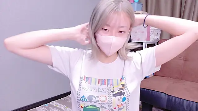 Snapshot of Nana__ch chatting on November 4, 2025, 5:11 am Nana ch online show from November 4, 2025, 5:11 am