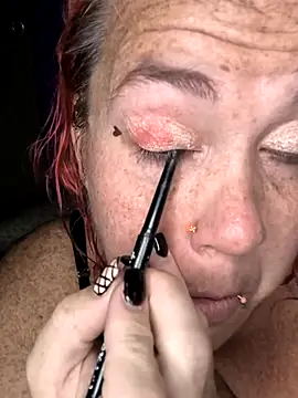 Courdles online show from October 16, 2025, 7:49 am