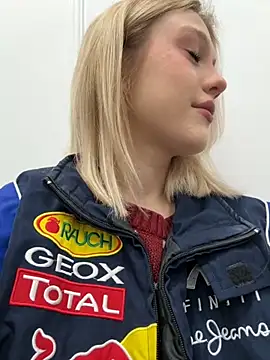 Snapshot of CaitlinSugar chatting on September 29, 2025, 4:30 am CaitlinSugar online show from September 29, 2025, 4:30 am