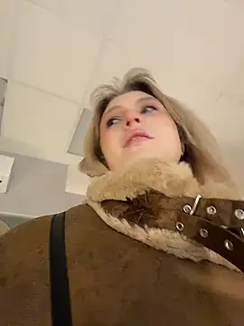 Snapshot of CaitlinSugar chatting on February 9, 2026, 4:10 am CaitlinSugar online show from February 9, 2026, 4:10 am