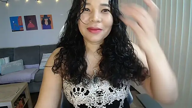 SHEILYN  online show from May 20, 2026, 6:32 am