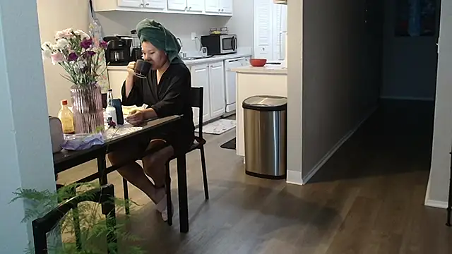 SHEILYN  online show from October 16, 2025, 3:48 am