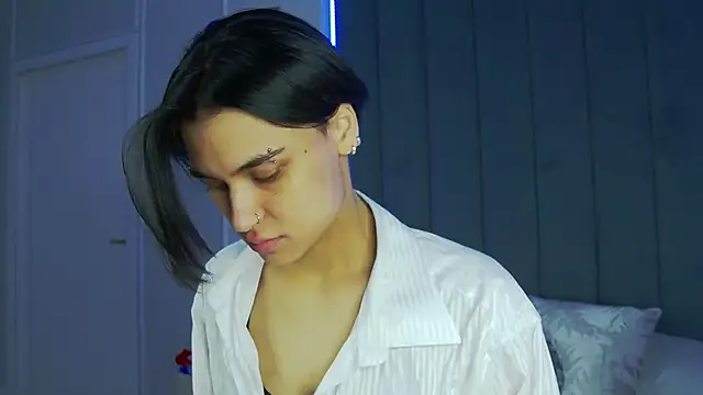 Snapshot of VioletAsh chatting on October 13, 2025, 4:36 am VioletAsh online show from October 13, 2025, 4:36 am