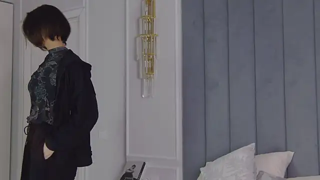 VioletAsh online show from April 11, 2026, 4:20 am