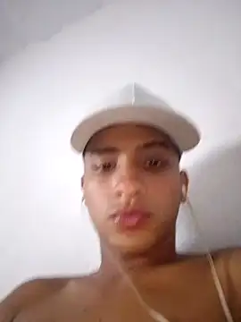 Snapshot of ElNino_1005 chatting on October 10, 2025, 4:13 am ElNino 1005 online show from October 10, 2025, 4:13 am