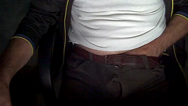 velikifant7 online show from April 16, 2026, 4:02 am