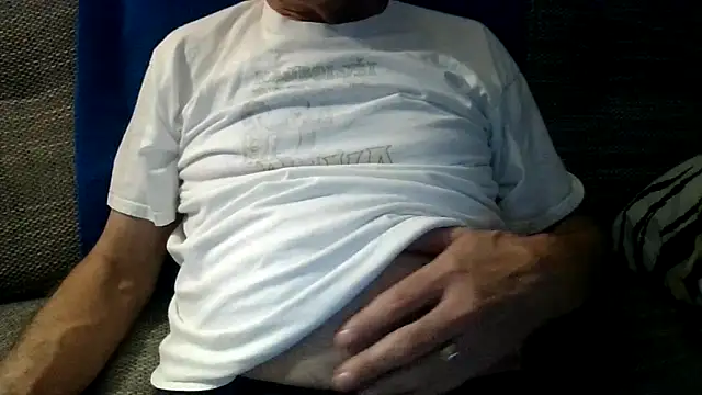 Snapshot of velikifant7 chatting on February 23, 2026, 6:41 pm velikifant7 online show from February 23, 2026, 6:41 pm