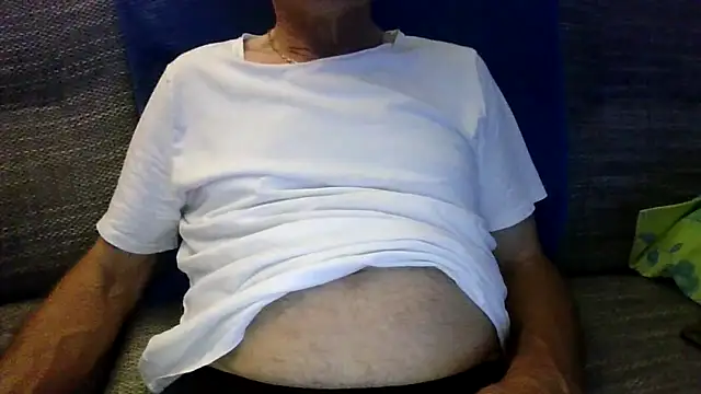 velikifant7 online show from November 16, 2025, 7:18 pm