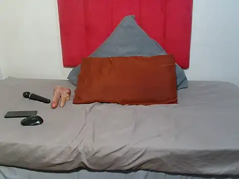 Snapshot of GorillaGripCunt77 chatting on October 8, 2025, 2:40 pm GorillaGripCunt77 online show from October 8, 2025, 2:40 pm