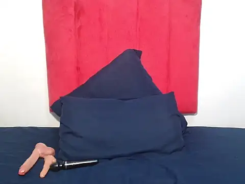 Snapshot of GorillaGripCunt77 chatting on September 30, 2025, 10:32 am GorillaGripCunt77 online show from September 30, 2025, 10:32 am