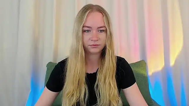 Snapshot of Mystic_Chloe chatting on September 9, 2025, 12:54 am Mystic Chloe online show from September 9, 2025, 12:54 am