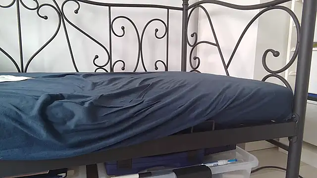 Handsomernguy online show from October 4, 2025, 11:12 am