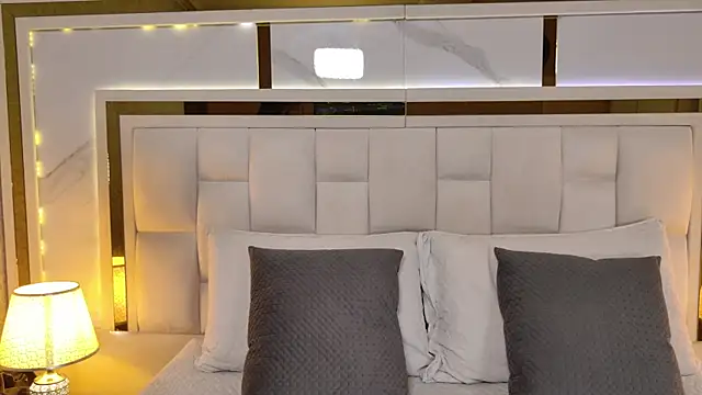 scarlett sm online show from October 17, 2025, 7:15 pm