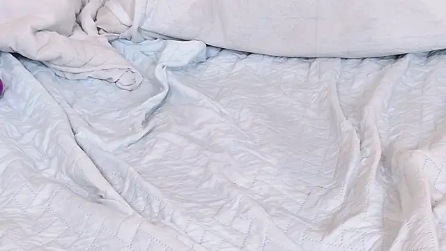 scarlett sm online show from October 14, 2025, 8:04 am