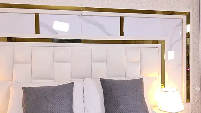 scarlett sm online show from October 13, 2025, 7:59 pm