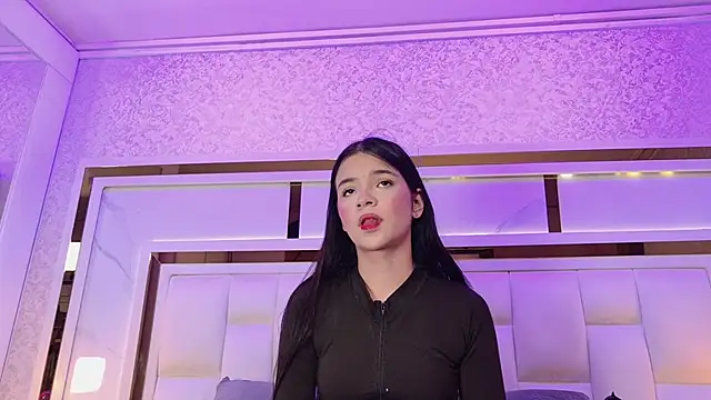 scarlett sm online show from October 25, 2025, 7:14 pm