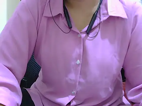 Snapshot of fairy_queen07 chatting on October 18, 2025, 3:03 pm fairy queen07 online show from October 18, 2025, 3:03 pm