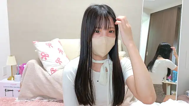 riri  nyan o0 online show from May 30, 2026, 5:14 am