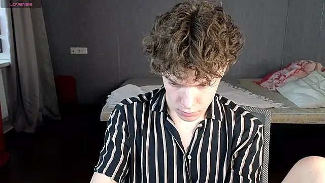 DYLAN  WILSON online show from September 8, 2025, 3:55 pm