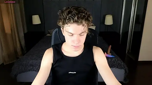 DYLAN  WILSON online show from September 12, 2025, 10:37 am