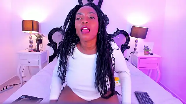 Snapshot of _analyy_ chatting on October 4, 2025, 8:32 pm analyy online show from October 4, 2025, 8:32 pm