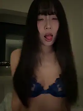 77momomo online show from May 24, 2026, 4:18 pm
