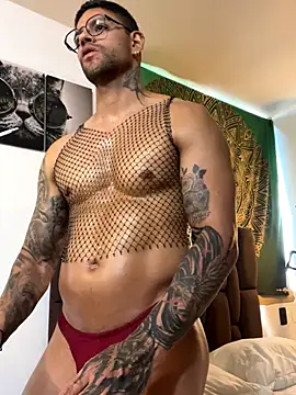 Snapshot of Tomy_maylon chatting on September 20, 2025, 6:57 pm Tomy maylon online show from September 20, 2025, 6:57 pm