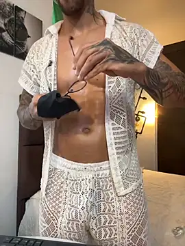 Snapshot of Tomy_maylon chatting on October 19, 2025, 3:15 pm Tomy maylon online show from October 19, 2025, 3:15 pm